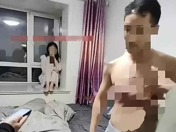 Nữ giáo viên bị chồng bắt quả tang 'lên giường' với tình nhân, vẫn biện minh: 'Mới là lần đầu'