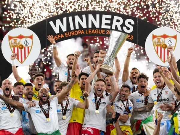 Sevilla khủng hoảng, rao bán toàn bộ đội hình vô địch Europa League