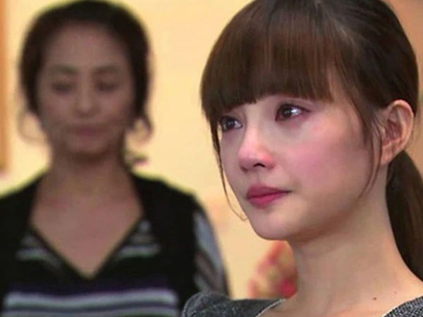 Vợ chồng anh trai phó mặc 3 đứa con cho mẹ tôi chăm sóc