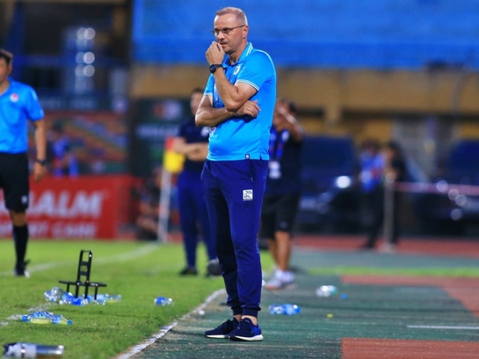 HLV Bandovic thừa nhận lý do khiến Hà Nội FC khủng hoảng phong độ