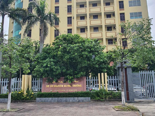 Bắt 4 cán bộ Sở TN&MT Quảng Bình đánh bạc tại nhà hàng