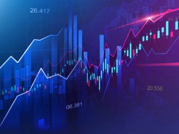 GDP tăng thấp, lãi suất giảm sâu: Mục tiêu nào cho kinh tế, chứng khoán?