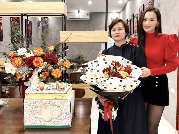 Thân thế của mẹ ruột nữ diễn viên sở hữu BST kim cương triệu đô: Hoa khôi trường Trưng Vương một thời, dạy con gái 1 điều rất khéo