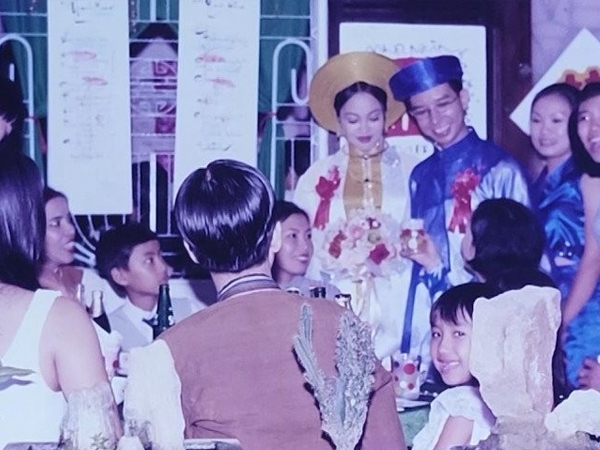 Đám cưới của Long Nhật được tổ chức ở 4 nơi, giữa đêm tân hôn Phương Thành cùng dàn sao hỏi 'Còn sống không?'