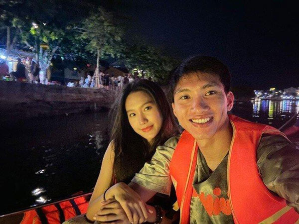 Doãn Hải My đưa bạn trai cùng đi du lịch với gia đình, được mẹ ngầm 'ủng hộ'
