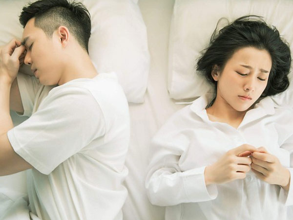 Phát hiện bạn trai ngoại tình từ một chi tiết không ngờ trên bếp