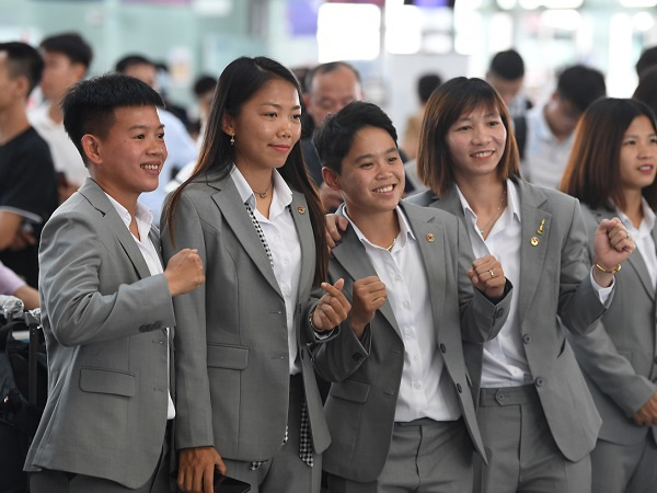 Tuyển nữ Việt Nam mang 56 kiện hành lý, lên đường dự kỳ World Cup 2023 lịch sử