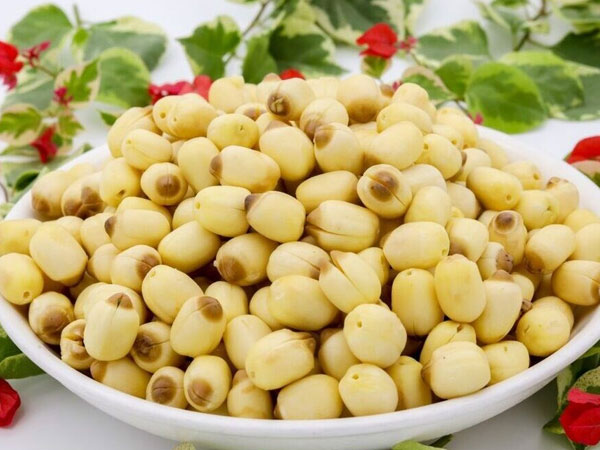 Hạt sen mát bổ, nhưng 4 nhóm người này đặc biệt lưu ý khi ăn để tránh bệnh trầm trọng hơn