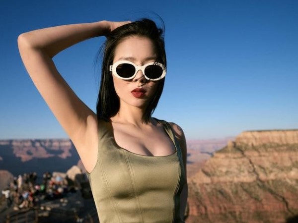 Bị soi chuyện mang guốc cao đi leo núi, Lệ Quyên đáp trả thế nào?