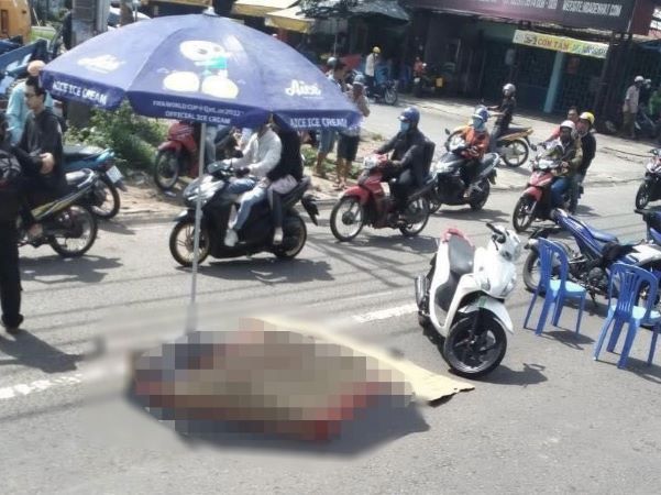 Một công an xã tử vong do va chạm với xe tải