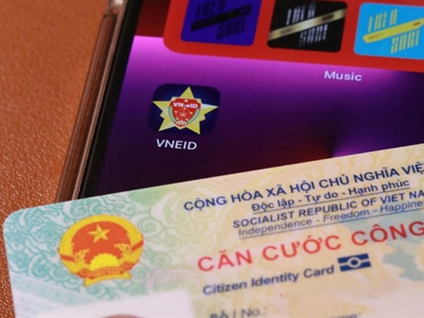 Vì sao không thể tích hợp giấy phép lái xe trên ứng dụng VneID?