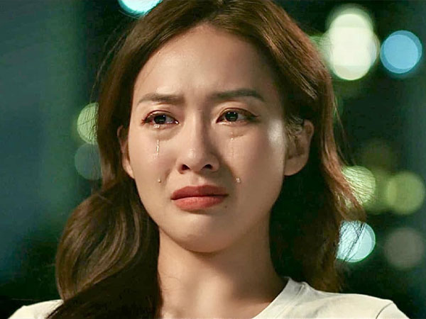 Diễn viên Khả Ngân: Có ngày tôi khóc liên tục 7 tiếng từ sáng tới tối
