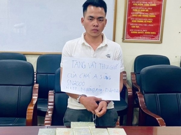 Hà Nội: Bóc gỡ đường dây mua bán, vận chuyển 16 bánh heroin