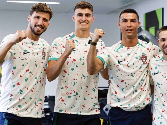 Ronaldo tiếp sức đặc biệt cho đối thủ của tuyển nữ Việt Nam tại World Cup
