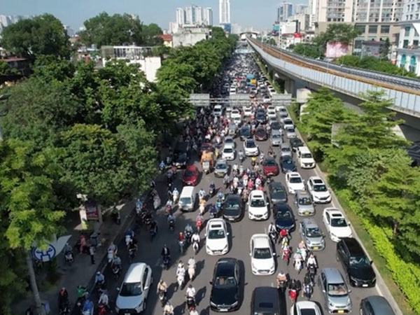 Cấm xe máy vào nội đô, người dân đi lại bằng phương tiện gì?