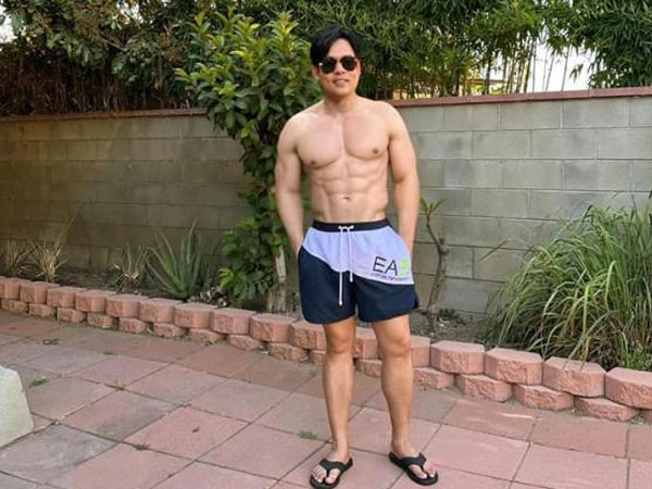 Quang Lê khoe body 6 múi chắc nịch sau thời gian bị chê mập, một nữ đại gia liền hứa cho 1,1 tỷ đồng nếu là thật