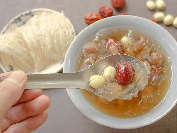 Bệnh nhân ung thư ăn yến có làm tế bào ác tính phát triển nhanh?