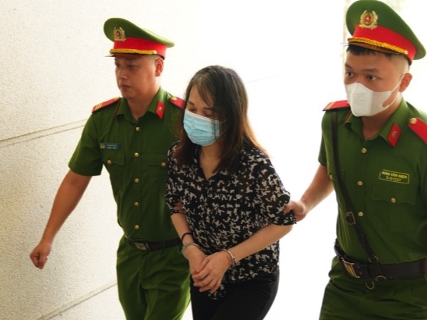 8 doanh nghiệp 'lót tay' hơn 25 tỷ đồng cho cựu Cục trưởng Cục Lãnh sự