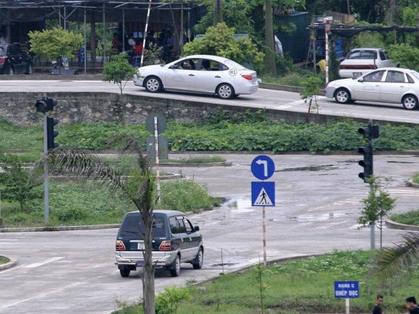 Đào tạo, sát hạch lái xe vào 'tầm ngắm'