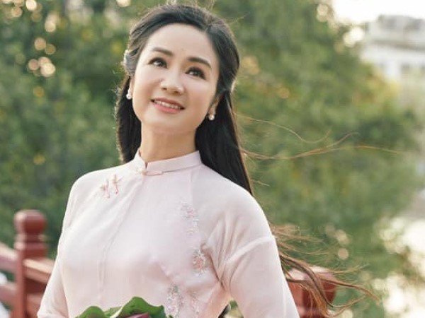 NSND Thu Hà giấu kín chuyện đời tư, hôn nhân ‘đổ’ nhưng chưa ‘vỡ’