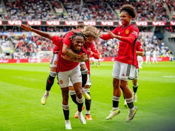 Dàn cầu thủ trẻ tỏa sáng giúp MU thắng thuyết phục Leeds