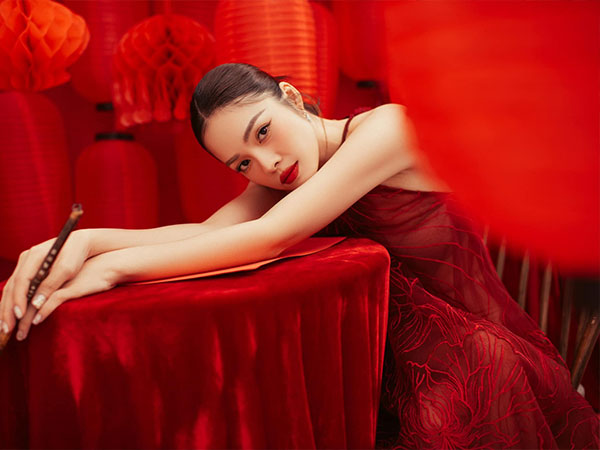 Hậu lùm xùm nợ nần, Dương Cẩm Lynh buồn bã vì vay tiền không thành, còn bị đối phương 'chà đạp'