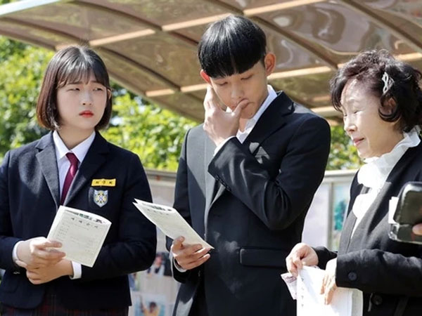 Con gái Choi Jin Sil bỗng 'quay xe' sau khi bị bà ngoại bóc loạt hành vi gây sốc, khiến anh trai khóc nức nở