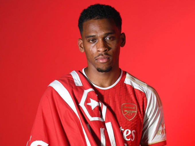 Arsenal chính thức chiêu mộ Jurrien Timber