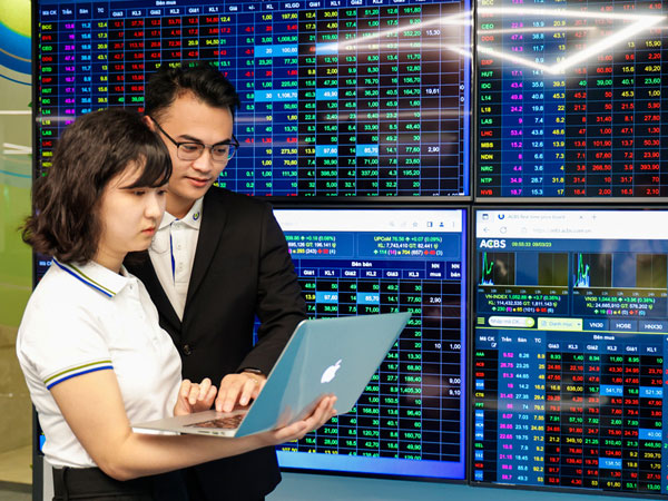 Dòng tiền quá khỏe, chứng khoán một tuần bùng nổ