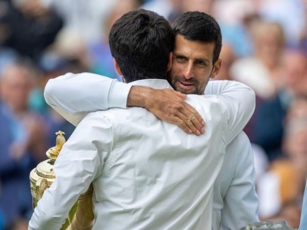 Djokovic đưa Carlos Alcaraz lên mây: ‘Tôi chưa từng gặp tay vợt nào như cậu ấy’