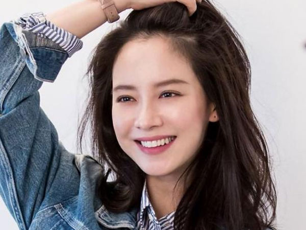 Truyền thông Hàn 'bóc' gia thế thật của Song Ji Hyo: Bố là CEO công ty vận tải nổi tiếng với tàu chở khách 382 tấn