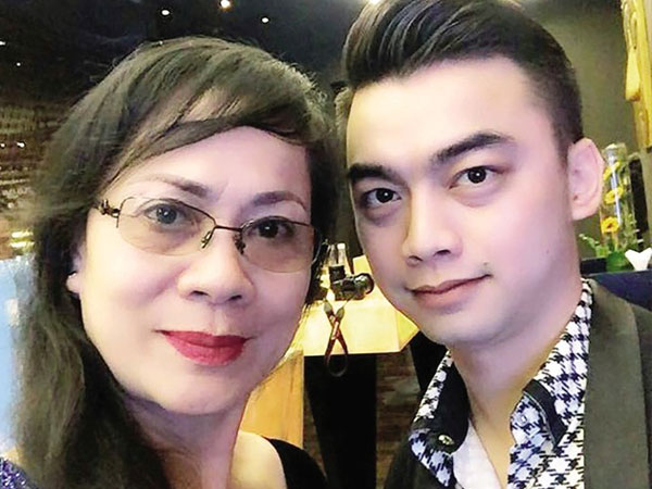 Nghệ sĩ Hương Dung từng nói về scandal của phi công Hà Duy - người đang đối diện mức án bị Vietnam Airlines sa thải: 'Là một người mẹ, con hư tôi đau lắm chứ!'