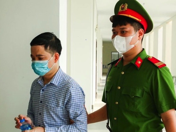 Tạm dừng phiên toà 'chuyến bay giải cứu' để bị cáo nộp tiền khắc phục