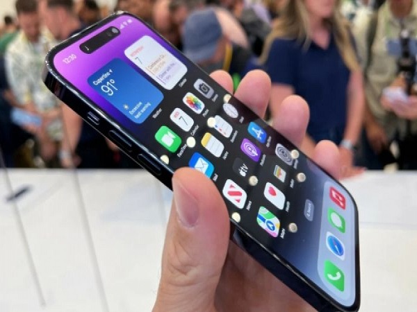 iPhone 4GB 'hàng hiếm' được bán với giá gần 200.000 USD