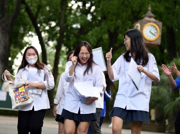 Thi tốt nghiệp 2023: 'Lạm phát' điểm 10 Giáo dục công dân, tăng gấp 5 lần so với năm ngoái