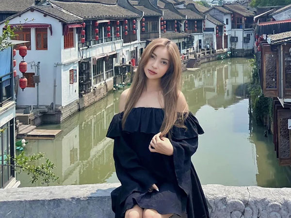 Cuộc sống mới của hot girl Nhật Lê sau 6 năm chia tay Quang Hải, đính hôn thiếu gia