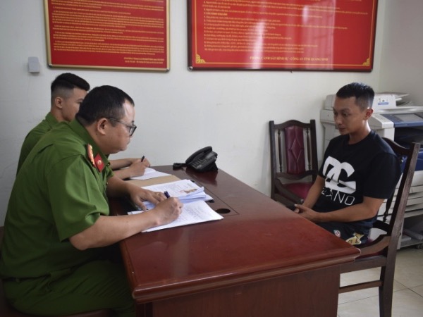 Bắt giữ nghi phạm giết người đang chuẩn bị bỏ trốn ra nước ngoài