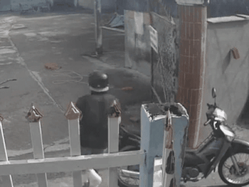 Chân đang bó bột, 'đạo chích' vẫn nhảy lò cò vào nhà dân ăn trộm