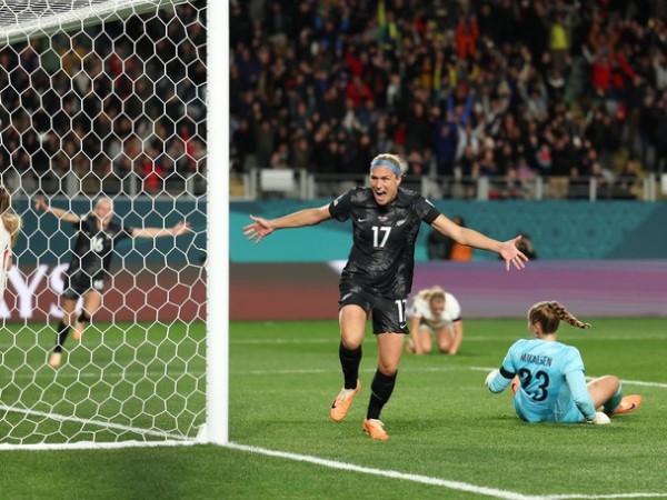 World Cup nữ 2023: Chủ nhà New Zealand ra quân thắng lợi, lập nên lịch sử