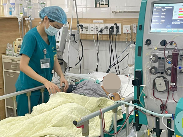Ba người lần lượt tử vong sau bữa cơm tối tự nấu ở nhà