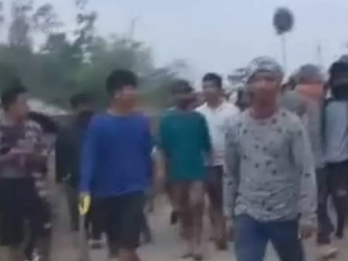 Ấn Độ phẫn nộ vụ hai phụ nữ bị lột đồ, ép diễu phố khỏa thân