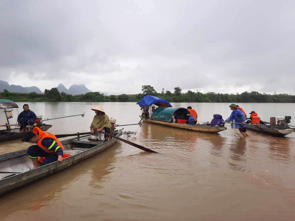 3 học sinh chết đuối và mất tích trên sông Lam