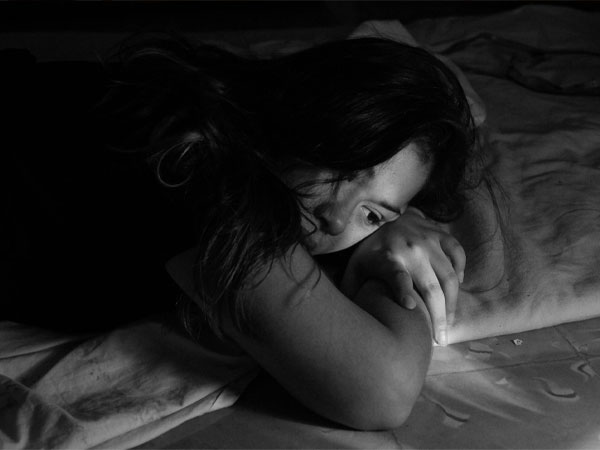 Chưa từng quan hệ tình dục, nữ sinh 2k3 khóc hết nước mắt khi phát hiện mình bị nhiễm HIV sau một lần đi làm móng