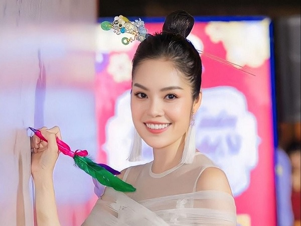 Dương Cẩm Lynh được 'fan cứng' hậu thuẫn việc làm thù lao tiền tỷ, cuộc sống 'sang trang' sau khi nợ 6 tỷ đồng