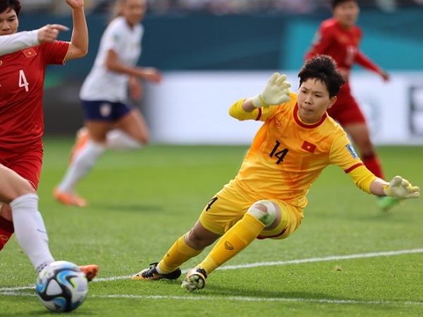 Thủ môn Kim Thanh: Làm thủ môn vì có bàn tay to, đi lên từ sai lầm đáng trách và khuất phục huyền thoại ĐT Mỹ
