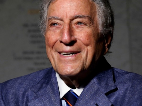 Ca sỹ huyền thoại Tony Bennett qua đời ở tuổi 96