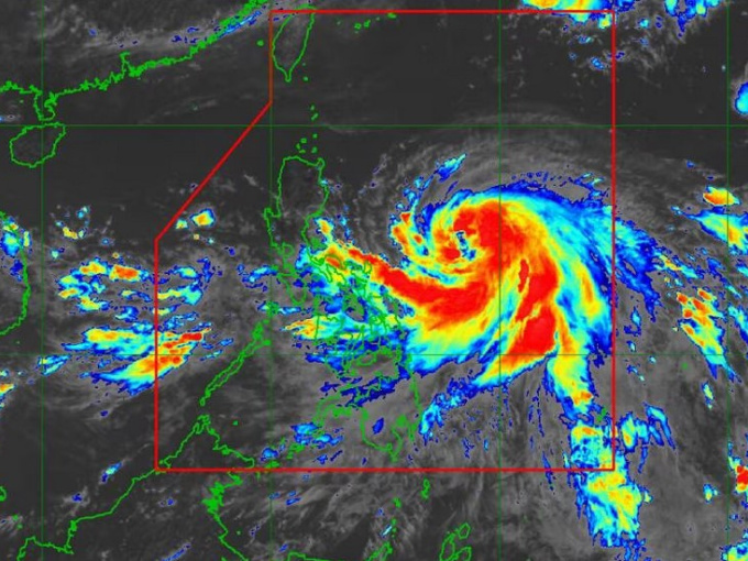 Bão mạnh lên gần Philippines, dự báo tiếp tục hướng tới Trung Quốc