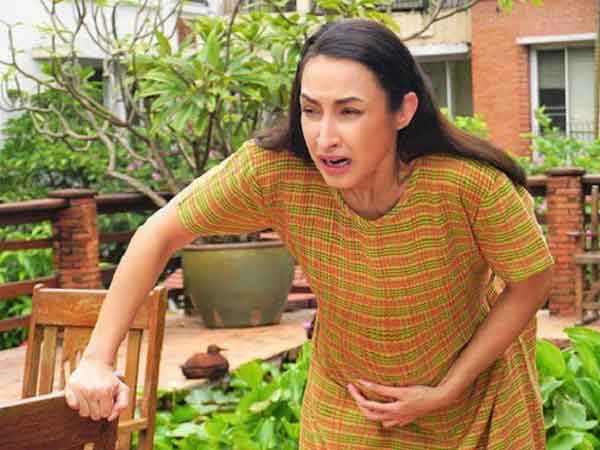 Đau bụng đẻ, tôi hối chồng đưa đến viện thì anh nói một câu phũ phàng