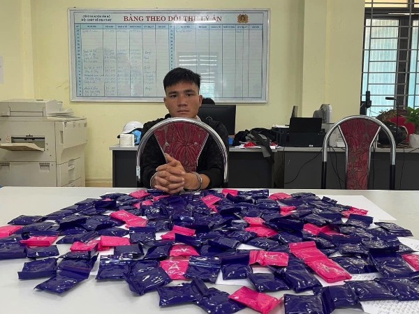Bắt giữ thanh niên vận chuyển 27.000 viên ma túy