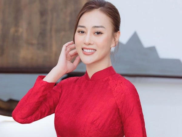 Phương Oanh sẽ mặc 3 áo dài trong đám hỏi, hé lộ 2 khách mời đặc biệt!